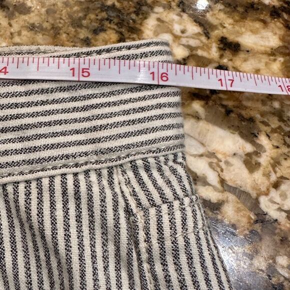 Joe’s Jeans Black and White Striped Shorts in a Womens Size 29 - Picture 4 of 6